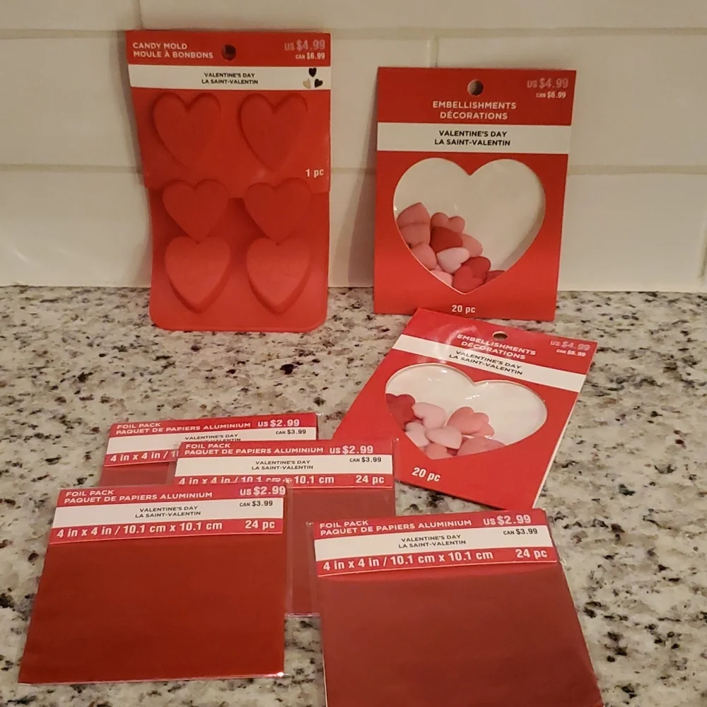 ASSORTED VALENTINE ITEMS